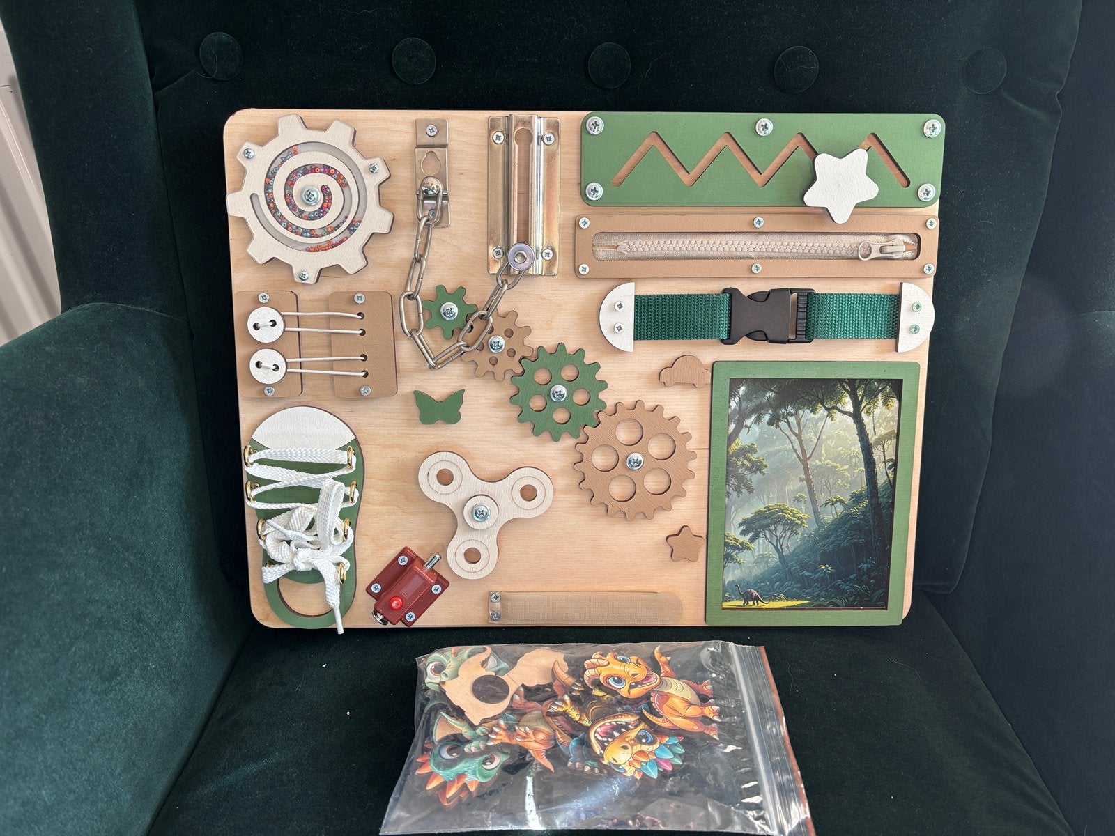Busy board "Dinosaurussen". Montessori. Puzzels. Nieuw., Ophalen of Verzenden, 10 tot 50 stukjes, Nieuw, Van hout
