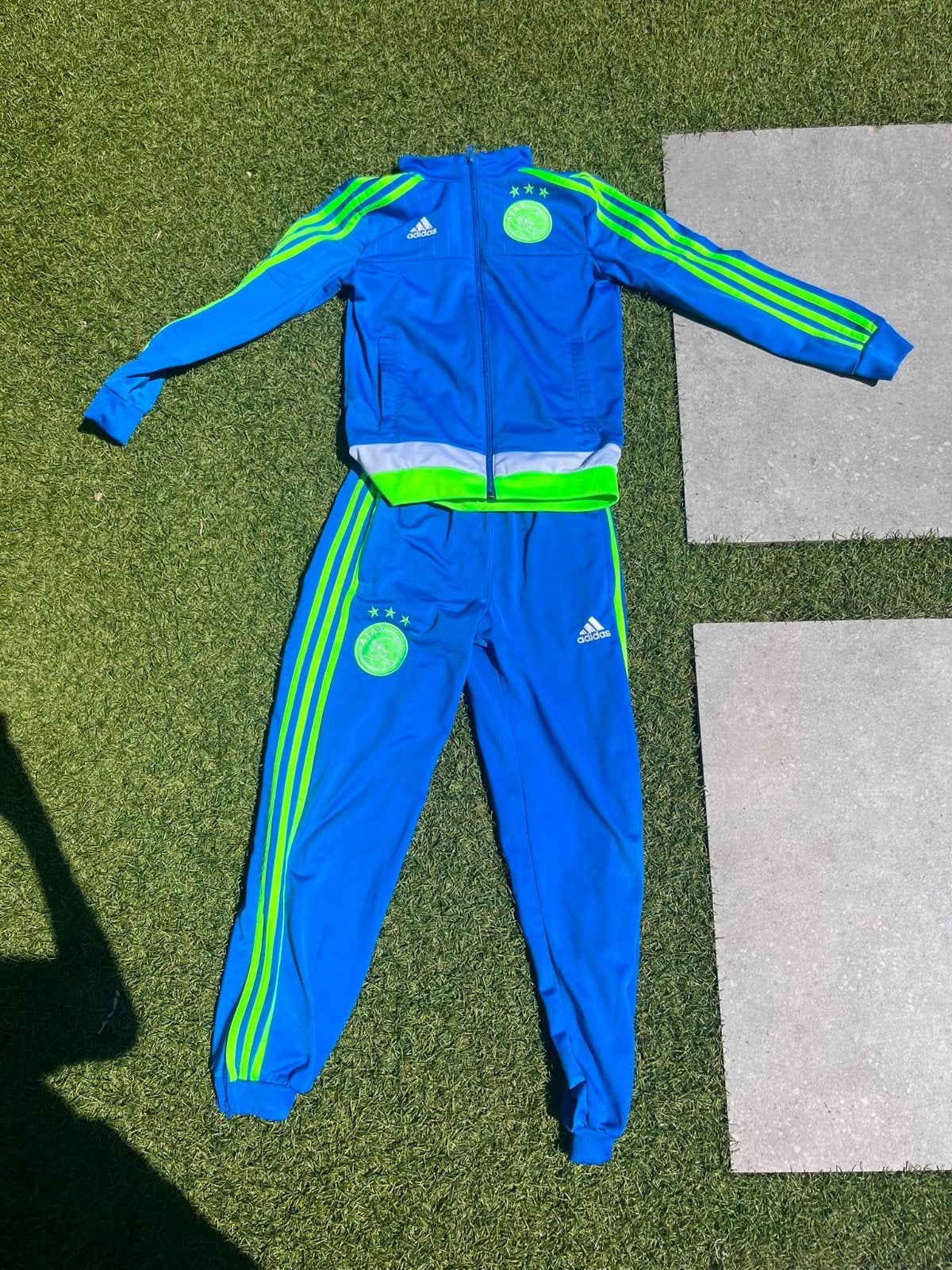 Adidas Ajax Trainingspak Blauw/Groen 140, Ophalen of Verzenden, Zo goed als nieuw, Maat 140