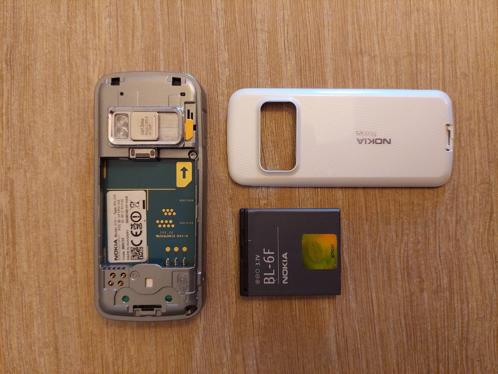Nokia N79 - Klassieke telefoon met Carl Zeiss camera, Telecommunicatie, Gebruikt, Verzenden, Fysiek toetsenbord, 3 tot 6 megapixel