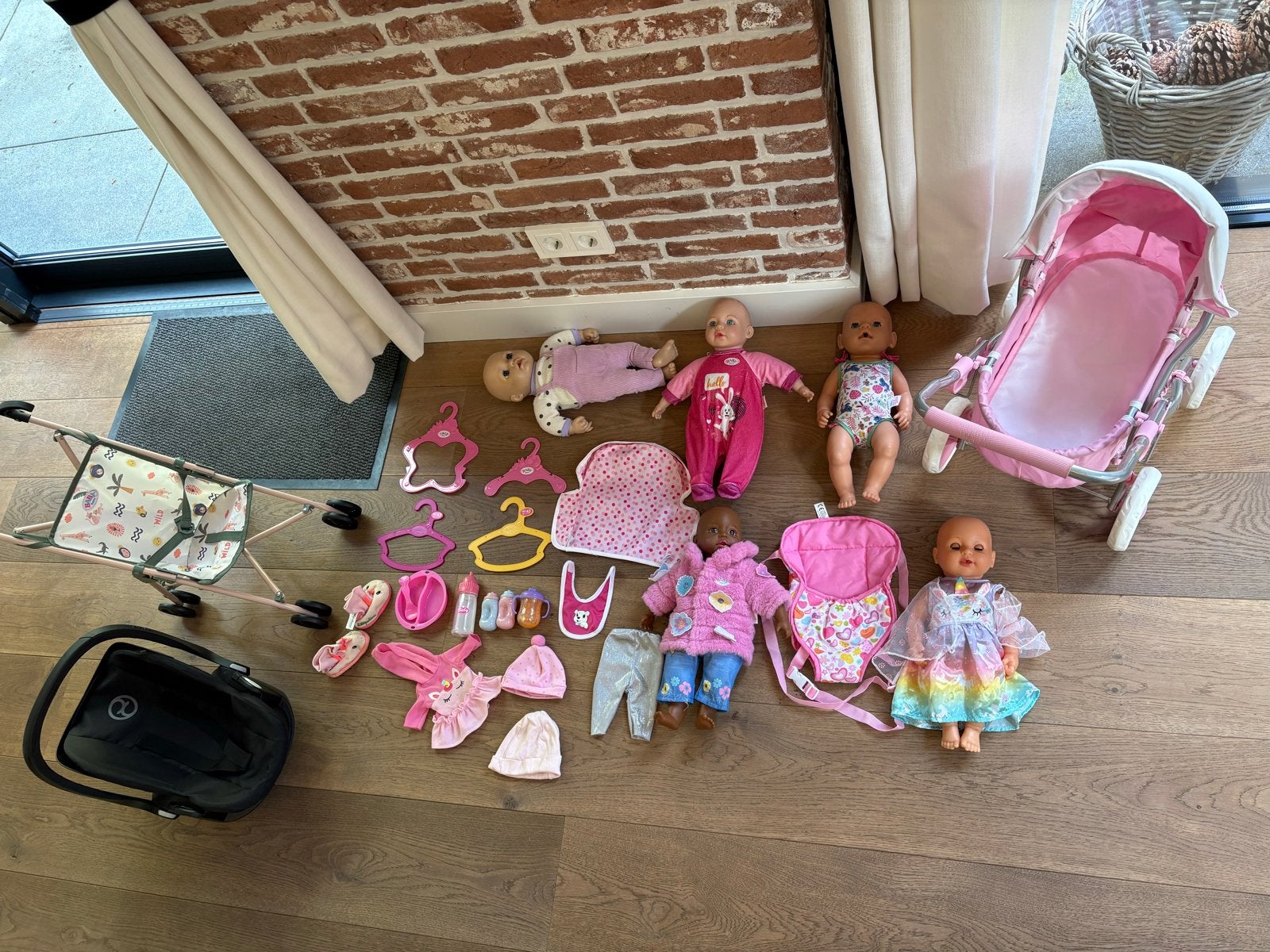 Grote Baby Born set met poppen, maxi cosi, kinderwagen,buggy, Ophalen of Verzenden, Gebruikt, Babypop