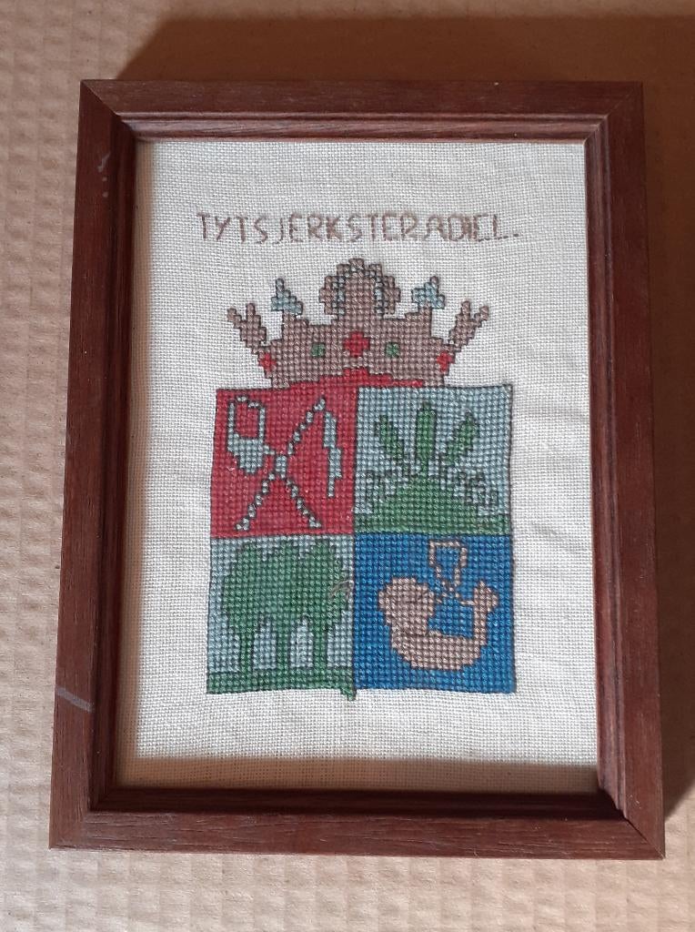 Schilderijtje gemeentewapen Tytsjerksteradiel geborduurd, Huis en Inrichting, Woonaccessoires | Schilderijen, Tekeningen en Foto's