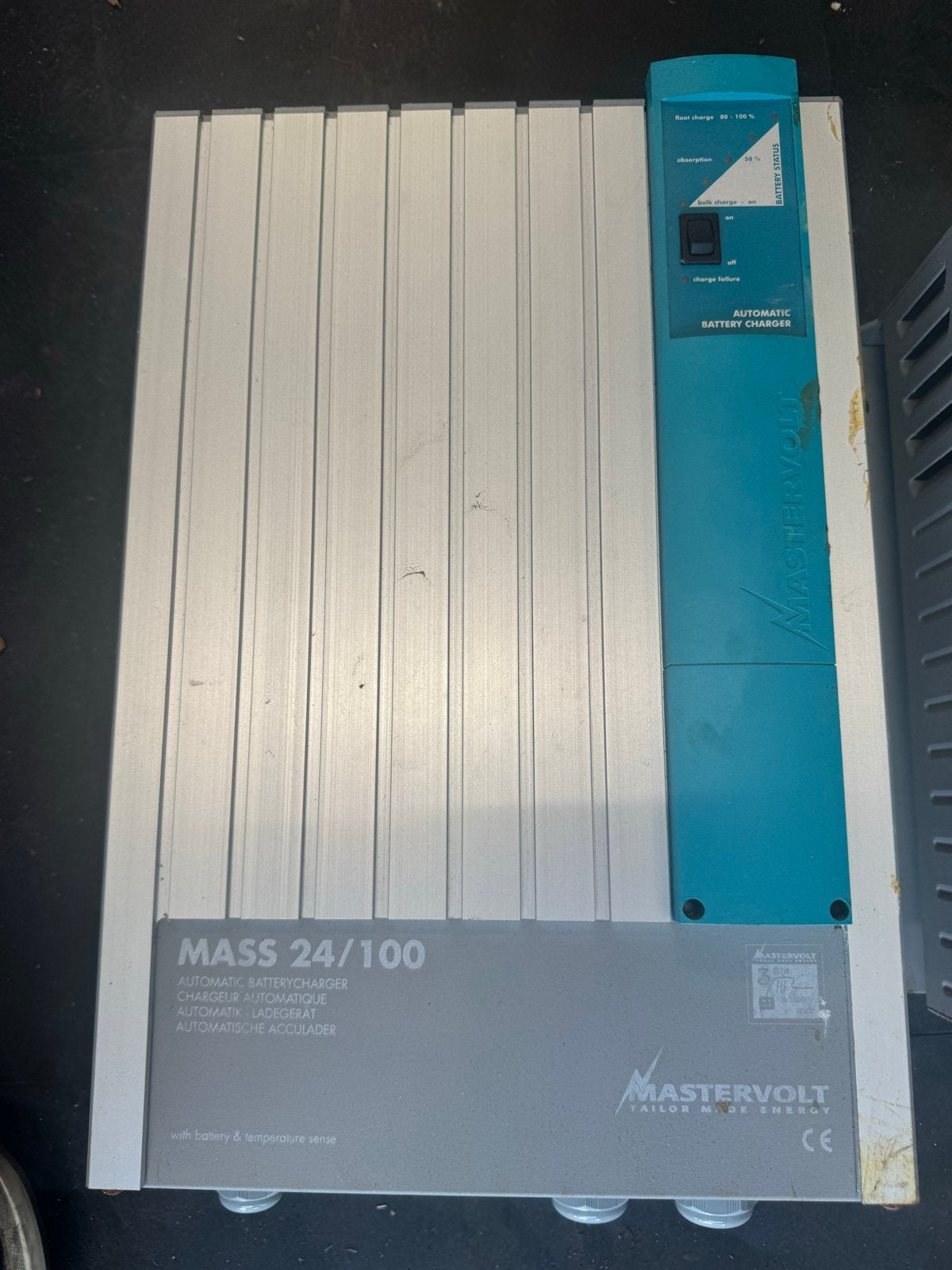 Mastervolt Mass 24/100 acculader en Mass Sine 24/1500 omvorm, Ophalen of Verzenden, Gebruikt