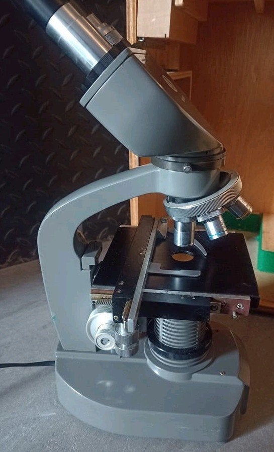Zeer nette electronische laboratorium microscoop in kist, Ophalen of Verzenden, Zo goed als nieuw