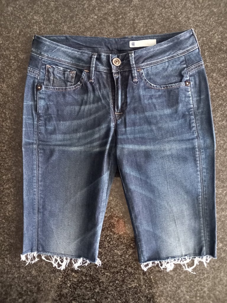G-star Raw Ripped Short Bermuda mt 28 nagenoeg nieuwstaat!!!, Kleding | Dames, Spijkerbroeken en Jeans, Blauw, G-star Raw Denim