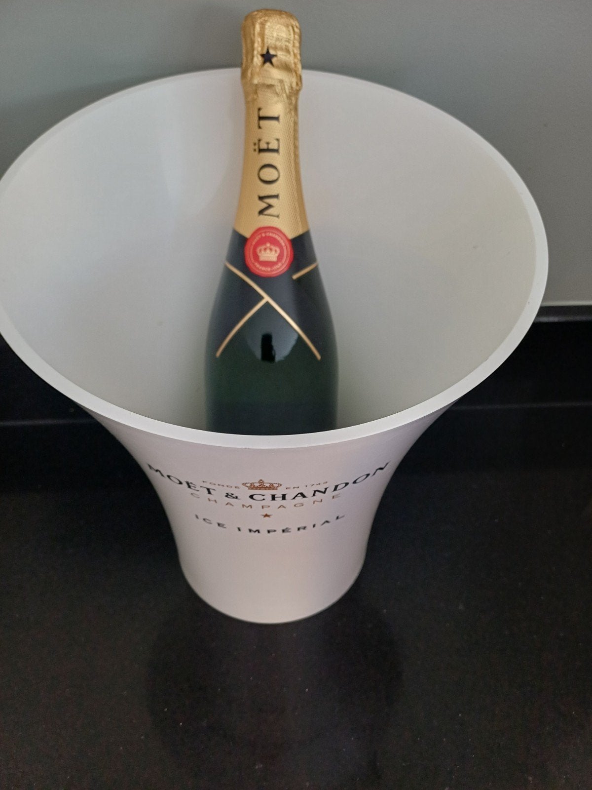 Moët & Chandon emmer incl fles, Kunststof, Ophalen of Verzenden, Zo goed als nieuw, Modern