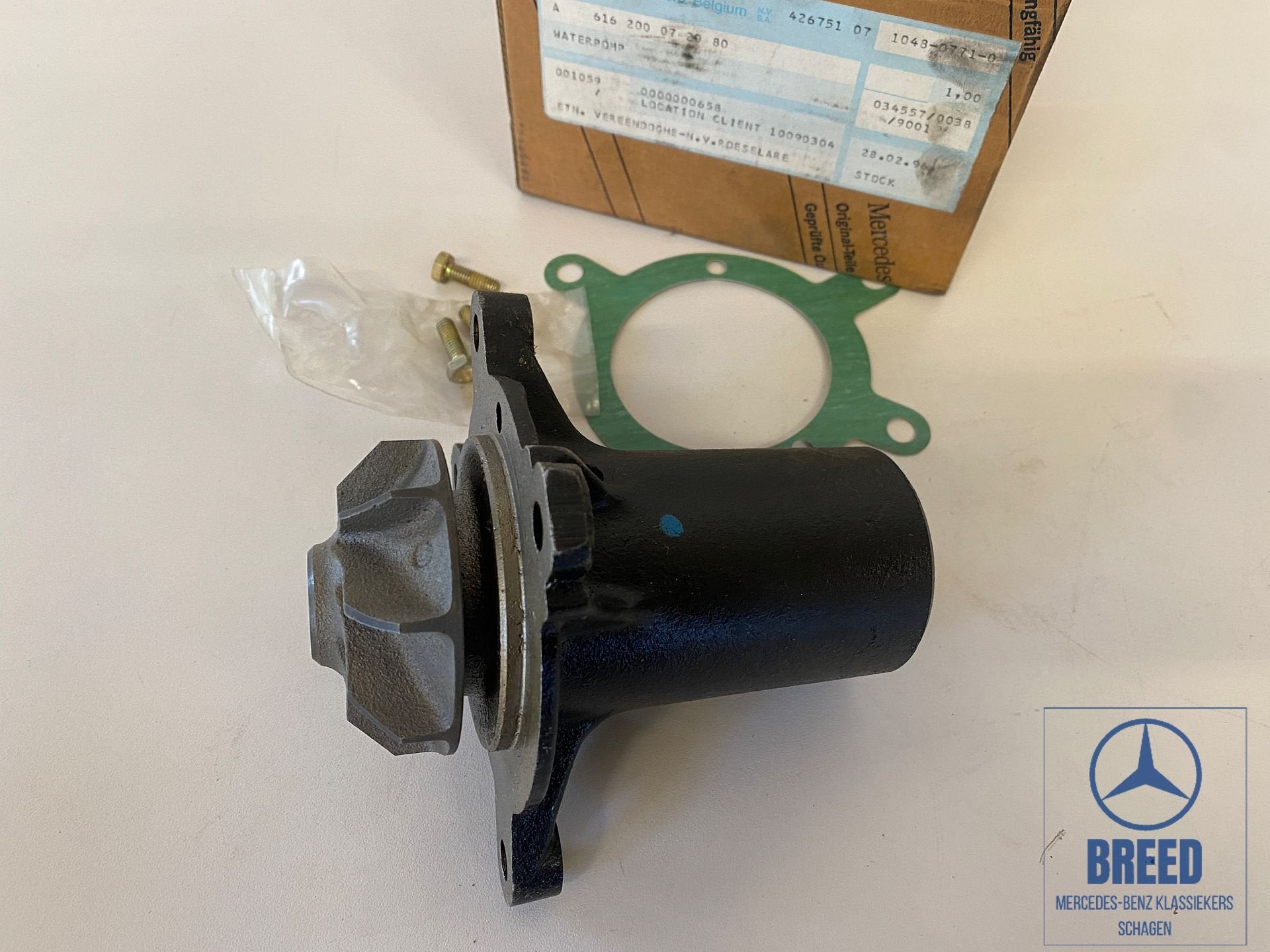 NOS waterpomp Mercedes-Benz W601 W602 W611 T1 TN W460, Auto-onderdelen, Motor en Toebehoren, -, Nieuw, Ophalen of Verzenden, -