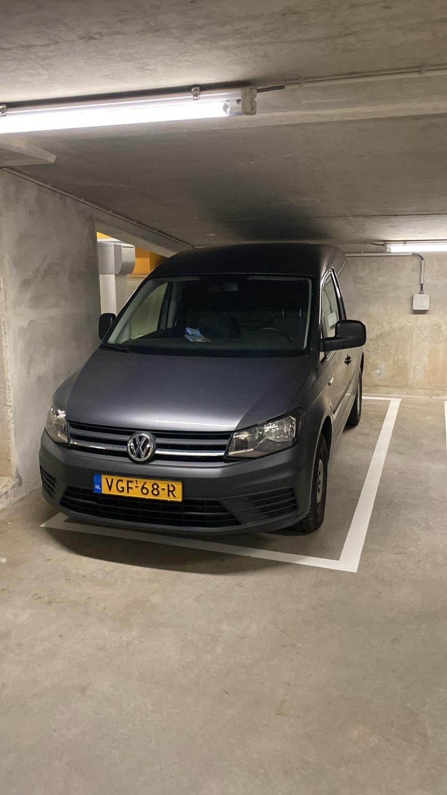 Parkeerplek te huur in parking in de jordaan/city center, Huizen en Kamers, Garages en Parkeerplaatsen, Amsterdam