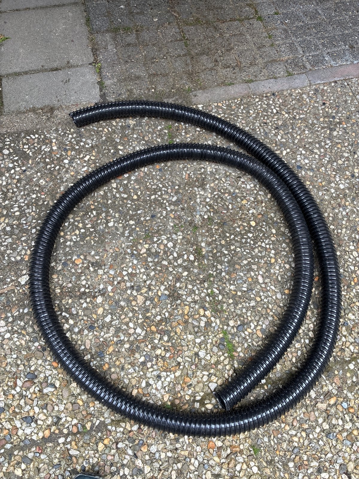 Zwarte flexibele afvoerslang voor camper., Ophalen, Afvoer, Gebruikt, Pvc