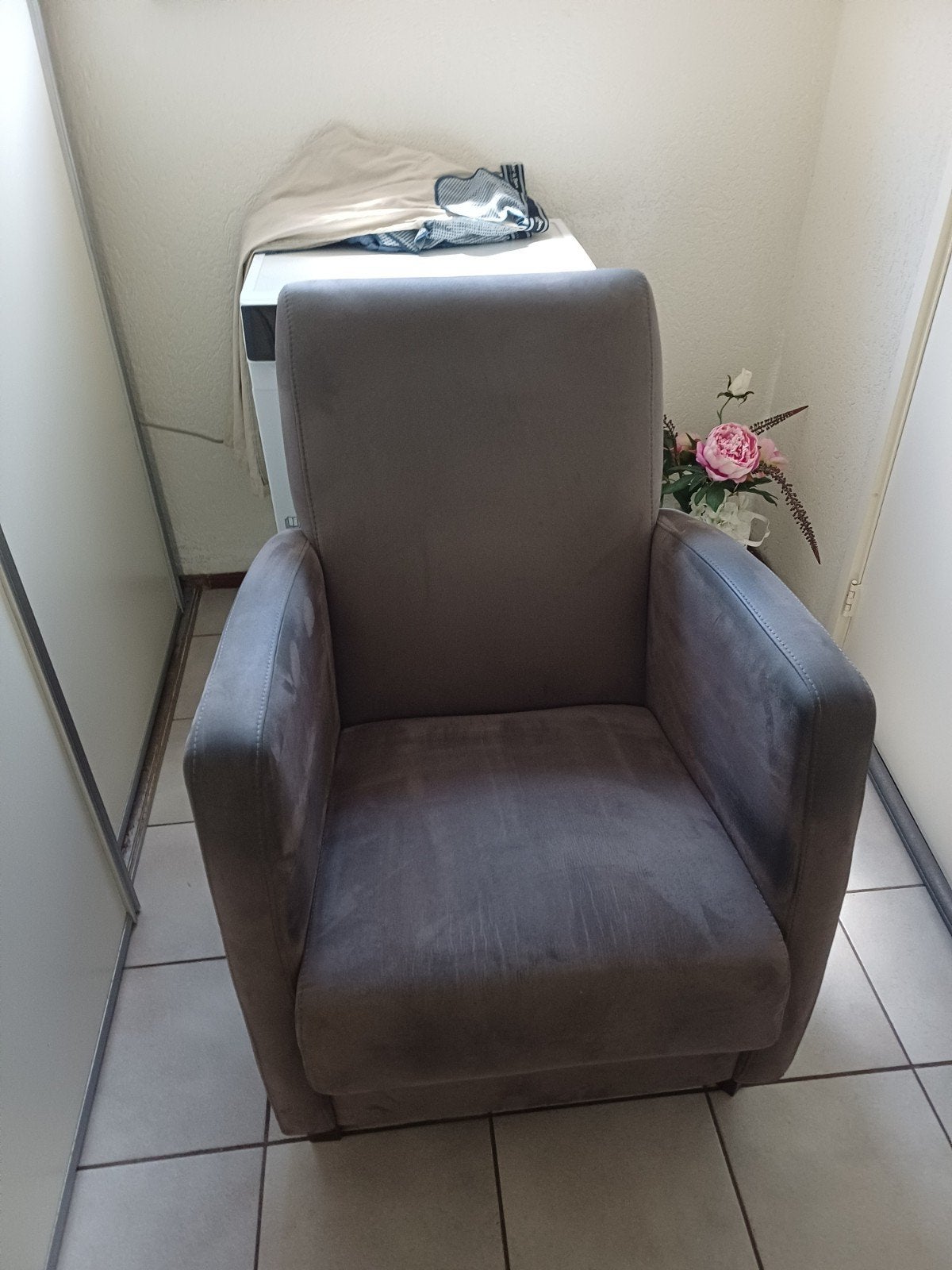 Comfortabele grijze fauteuil, Huis en Inrichting, Fauteuils, Ophalen, Gebruikt, 75 tot 100 cm, Modern, Tijdloos