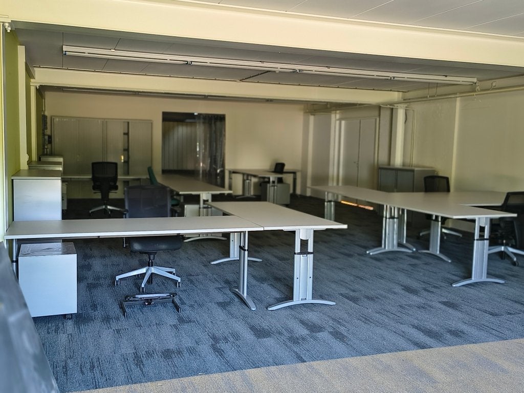 Bureau's met ladenkast, Huis en Inrichting, Bureaus, Ophalen, Gebruikt, In hoogte verstelbaar, Metaal