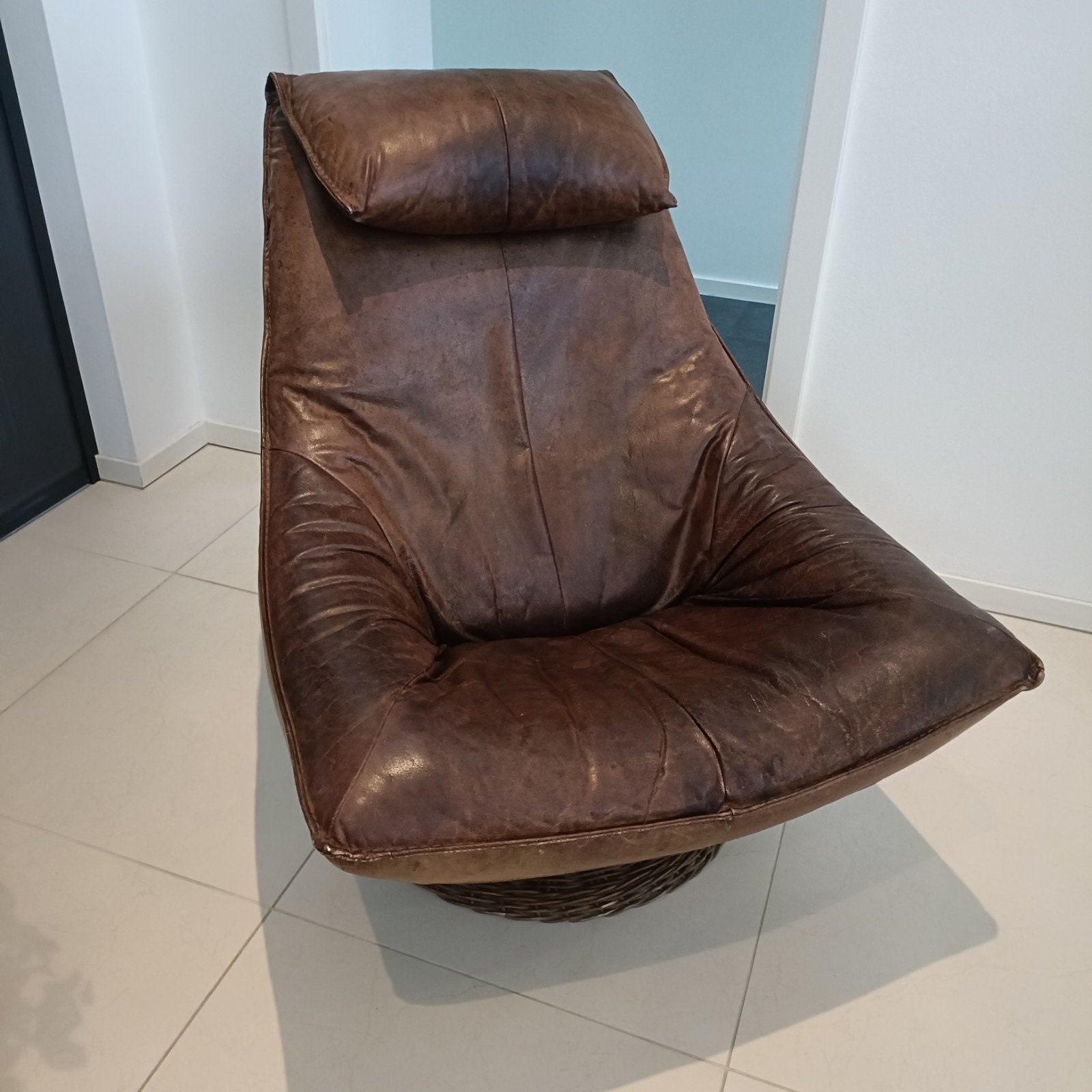 Vintage Leren Fauteuil - Draaibaar en Comfortabel, Huis en Inrichting, Gebruikt, Leer, Vintage, Industrieel, Retro, 75 tot 100 cm