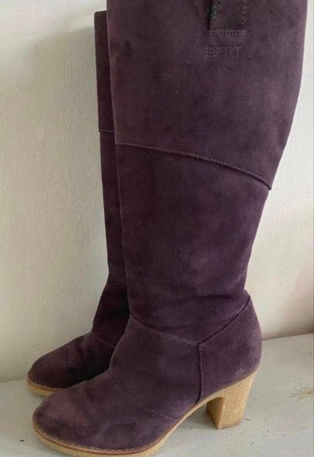 Esprit suède hoge laarzen - Maat 38, Kleding | Dames, Ophalen of Verzenden, Zo goed als nieuw, Overige kleuren, Hoge laarzen