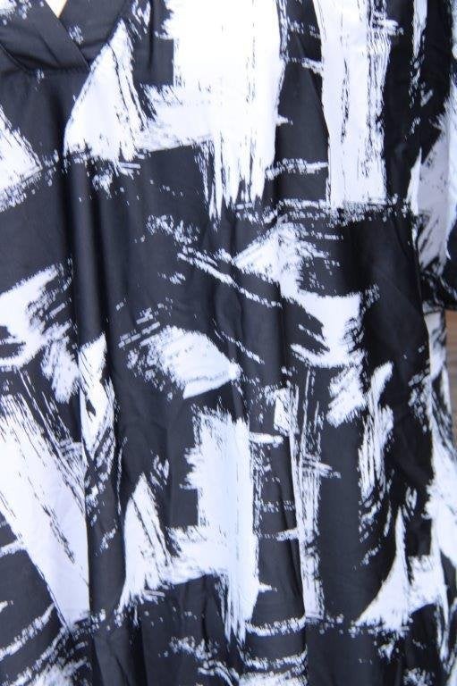 Jurk zwart/ offwhite Exxcellent mt 52 travel Vaste prijs, Ophalen of Verzenden, Zo goed als nieuw, Exxcellent, Jurk