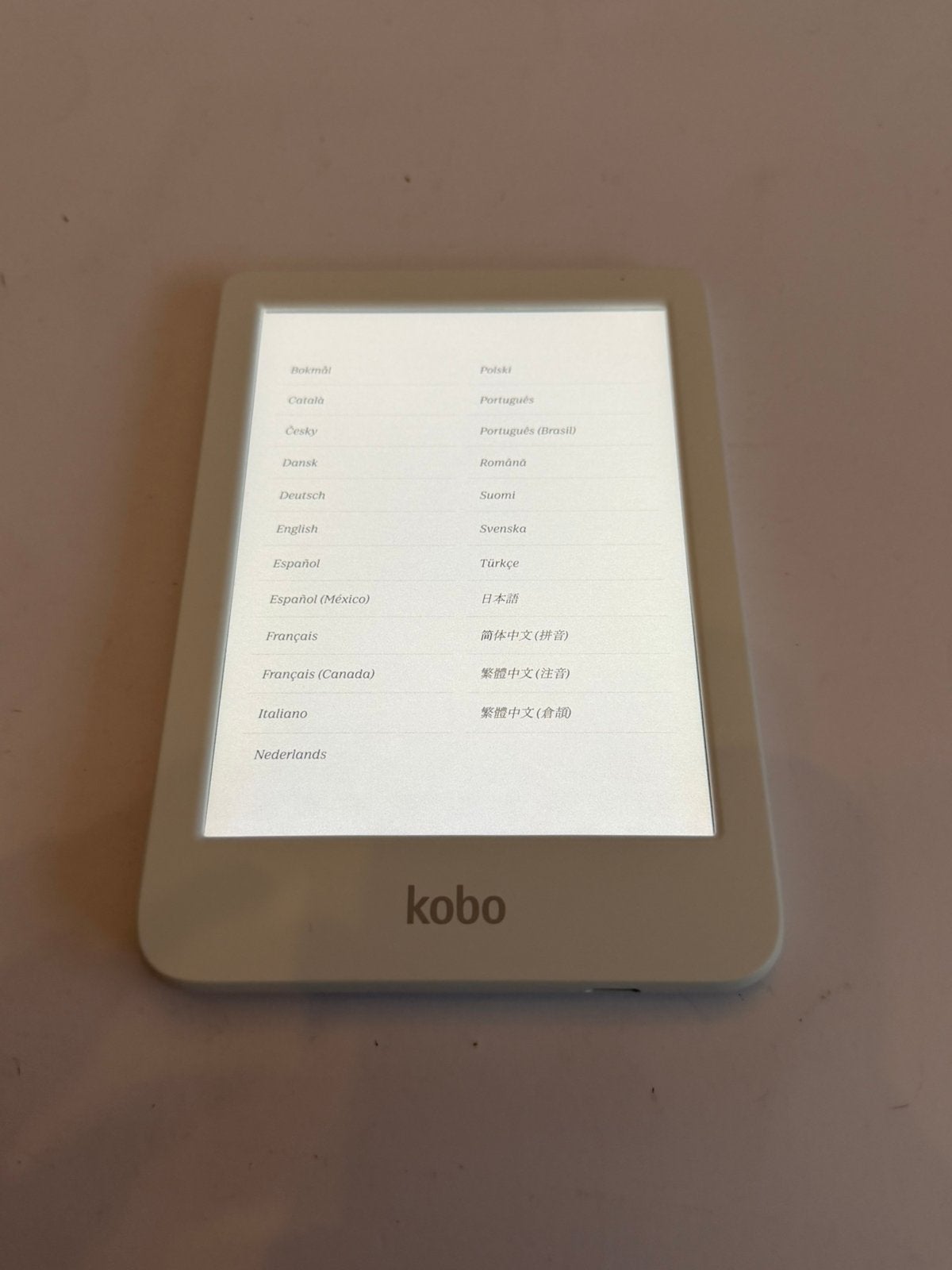 Kobo Clara Colour – nette staat | Met transparante cover, Verzenden, Kobo, Zo goed als nieuw, 16 GB of meer