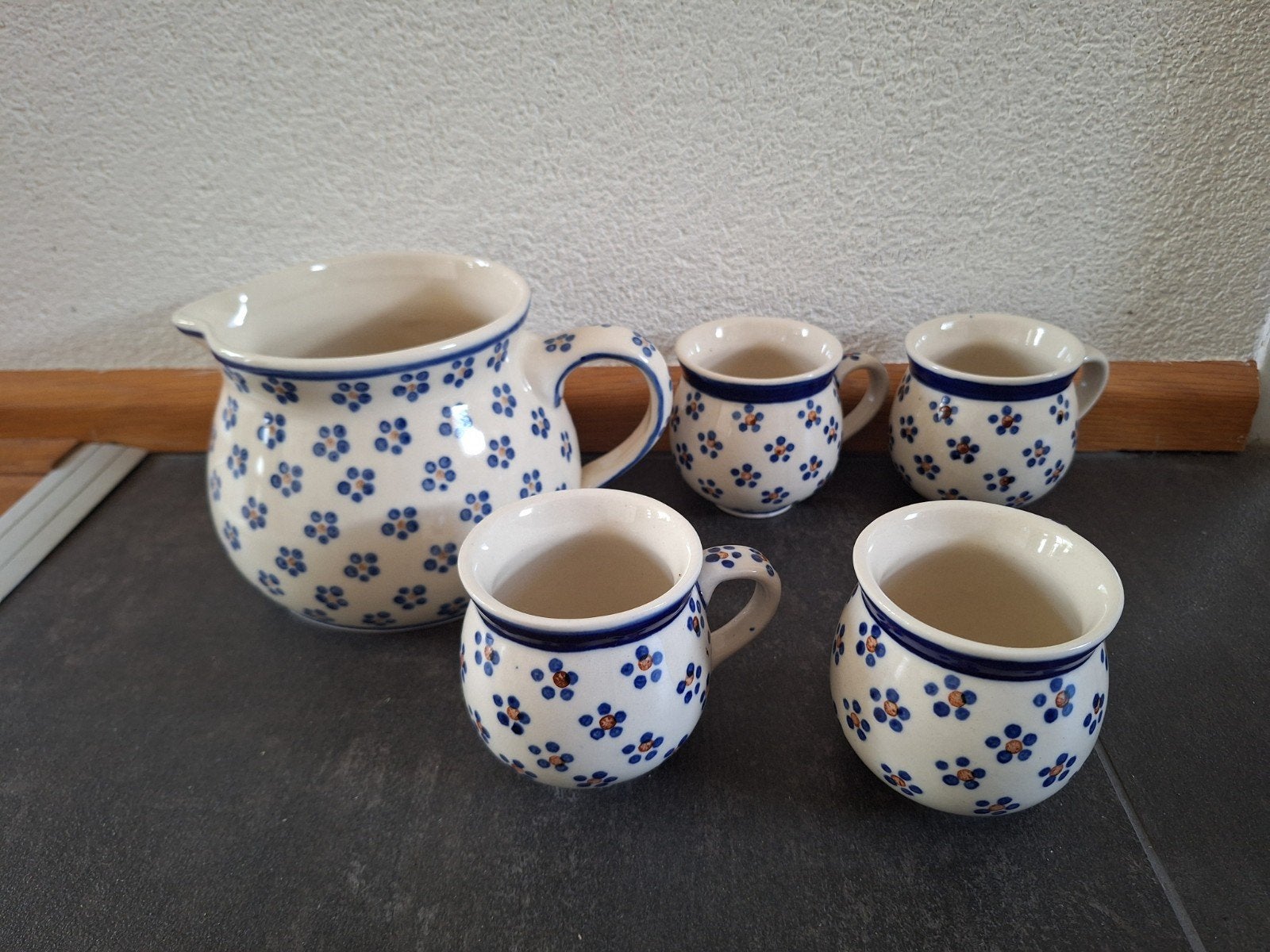 Bunzlau Castle Kan en 4 Mokken - Blauw Bloemenpatroon, Huis en Inrichting, Keuken | Servies, Kan, Overige merken, Keramiek, Landelijk/Boerenbont