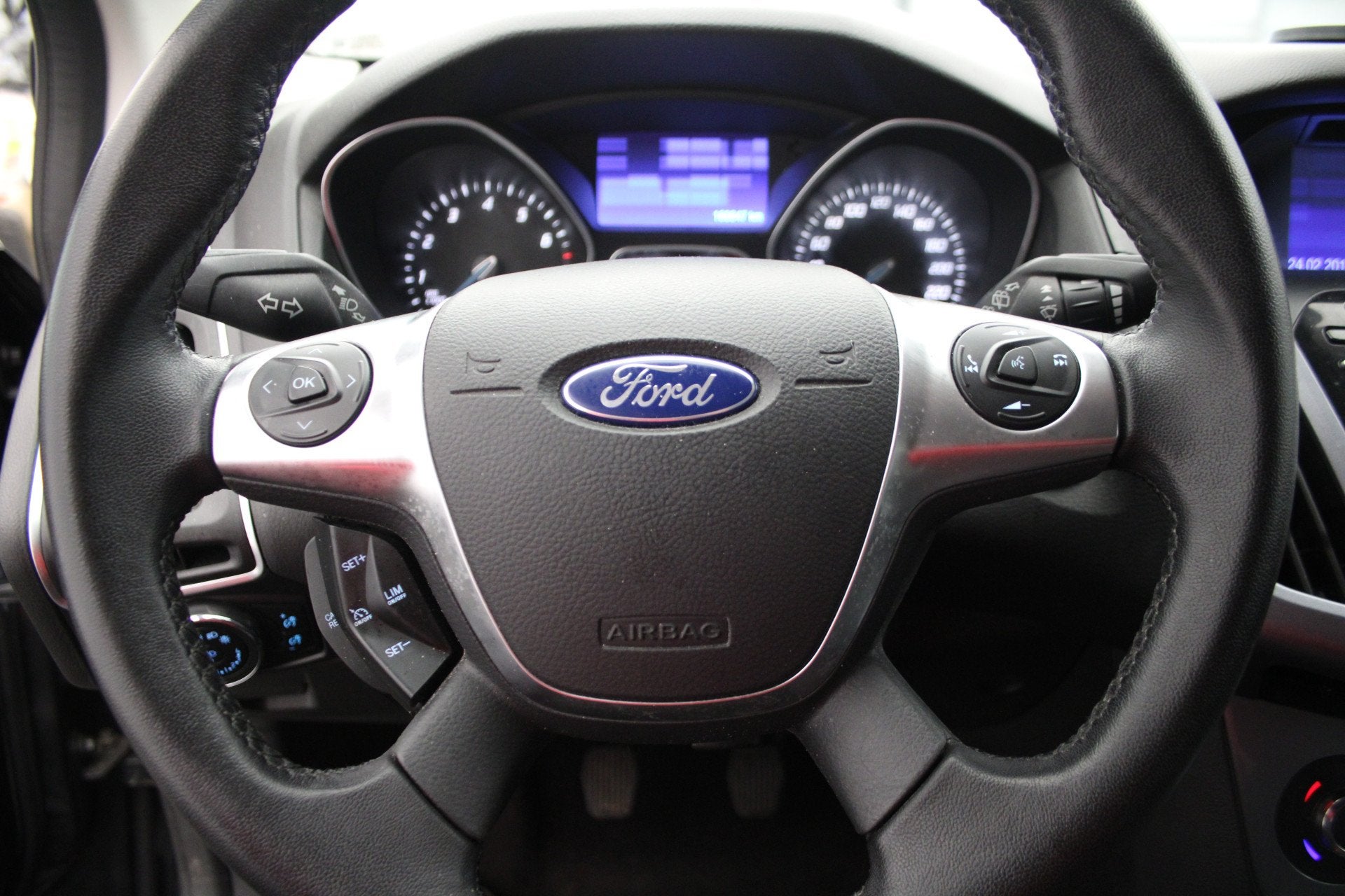 Foto 23 van Ford FOCUS Wagon 1.0 EcoBoost Titanium nette station met tre