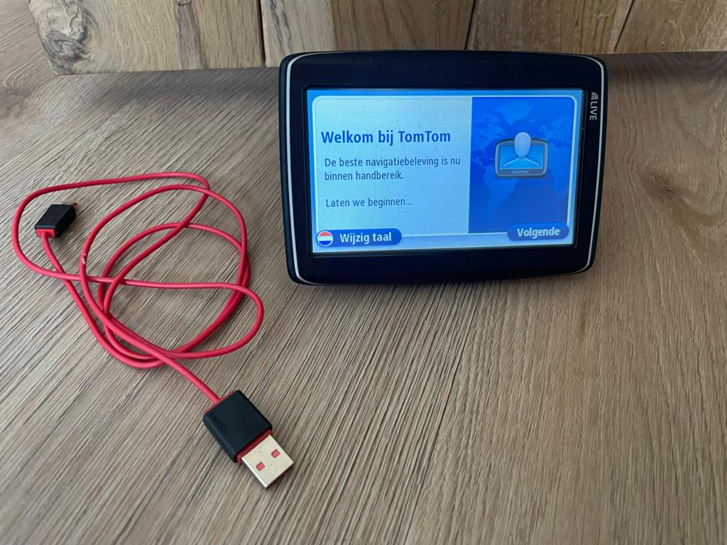 TomTom navigatie met houder en oplaadkabel, Ophalen of Verzenden, Gebruikt