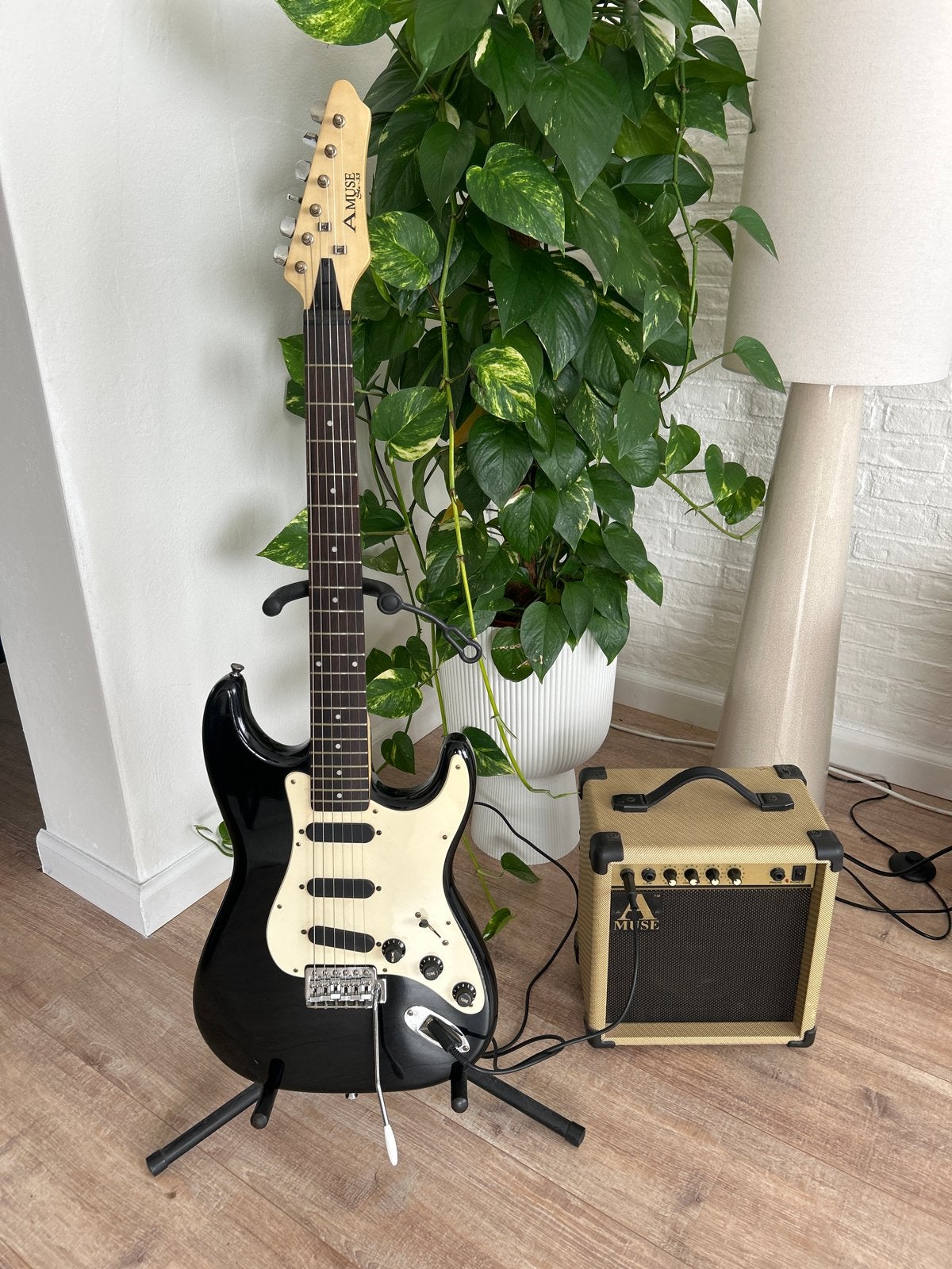 Amuse STC-33 elektrische gitaar met versterker