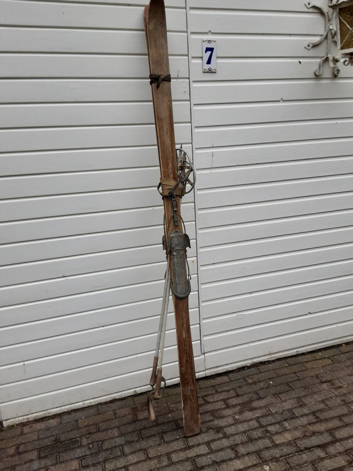 oude houten ski's met stokken., Antiek en Kunst, Ophalen