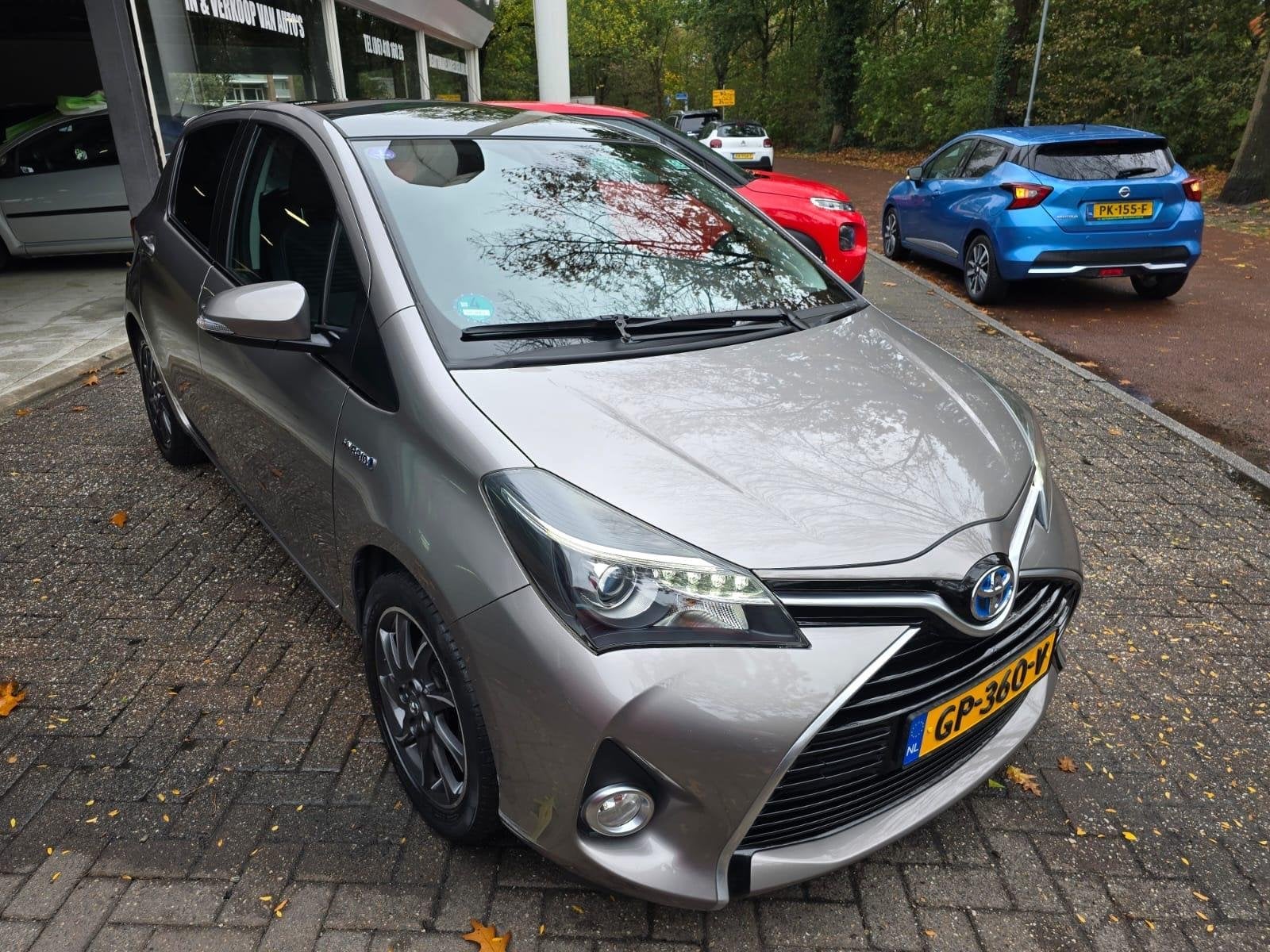 Toyota Yaris 1.5 Hybrid Dynamic | PANO DAK | CAMERA | DEALER, Dealer onderhouden, Gebruikt, Euro 6, 4 cilinders
