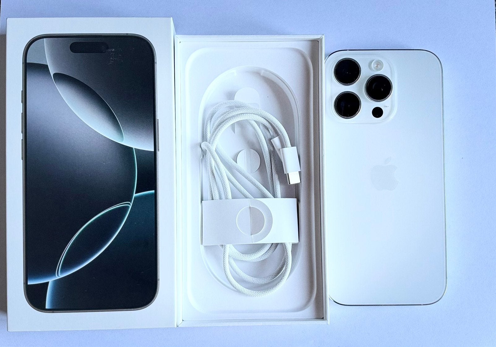 Foto 3 van Iphone 16pro 256gb