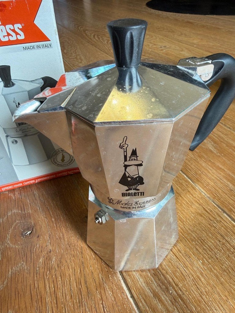 Bialetti Moka Express 6 kops percolator 250ml, Ophalen, Espresso apparaat, Gemalen koffie, Zo goed als nieuw