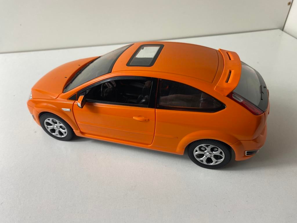 1:20 FORD FOCUS ST-licensed ford co- detailedkunststof model, Hobby en Vrije tijd, Modelauto's | 1:18, Ophalen of Verzenden, Nieuw