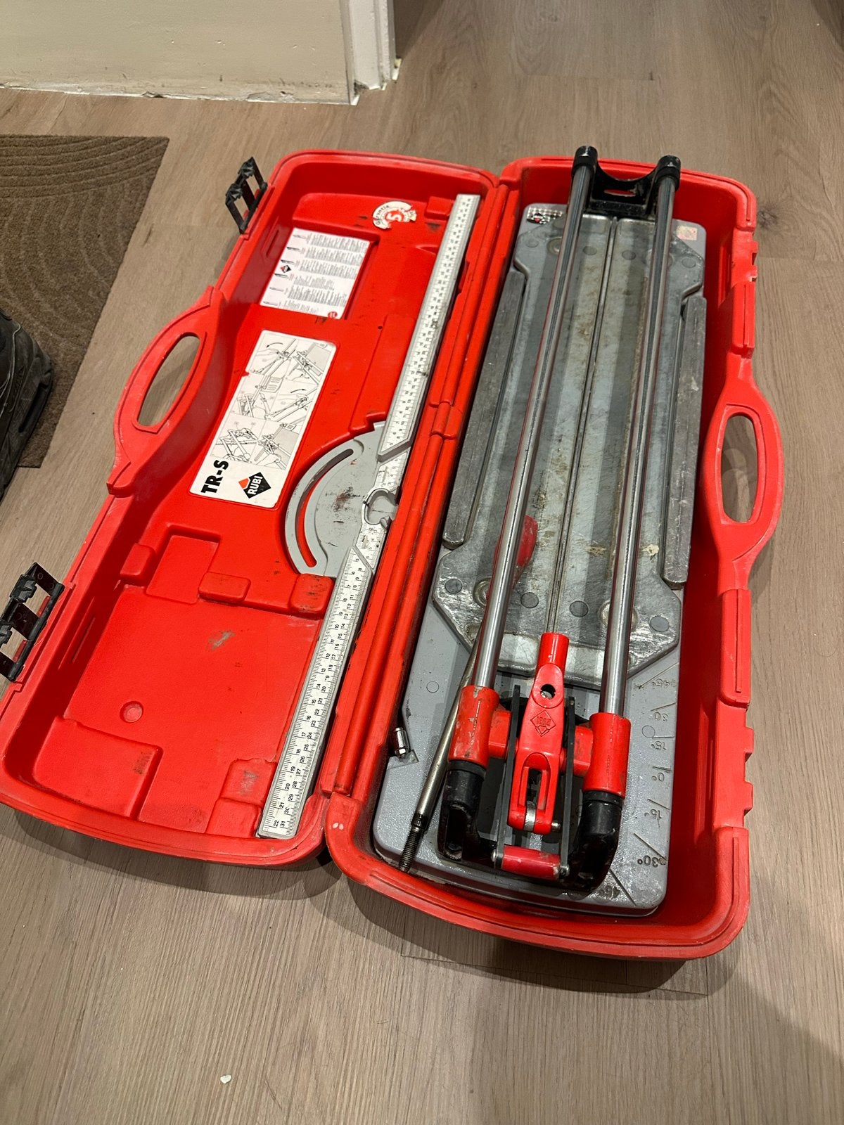 Rubi TR-S Tegelsnijder met koffer, Doe-het-zelf en Verbouw, Ophalen of Verzenden, Gebruikt, Snijgereedschap, Rubi