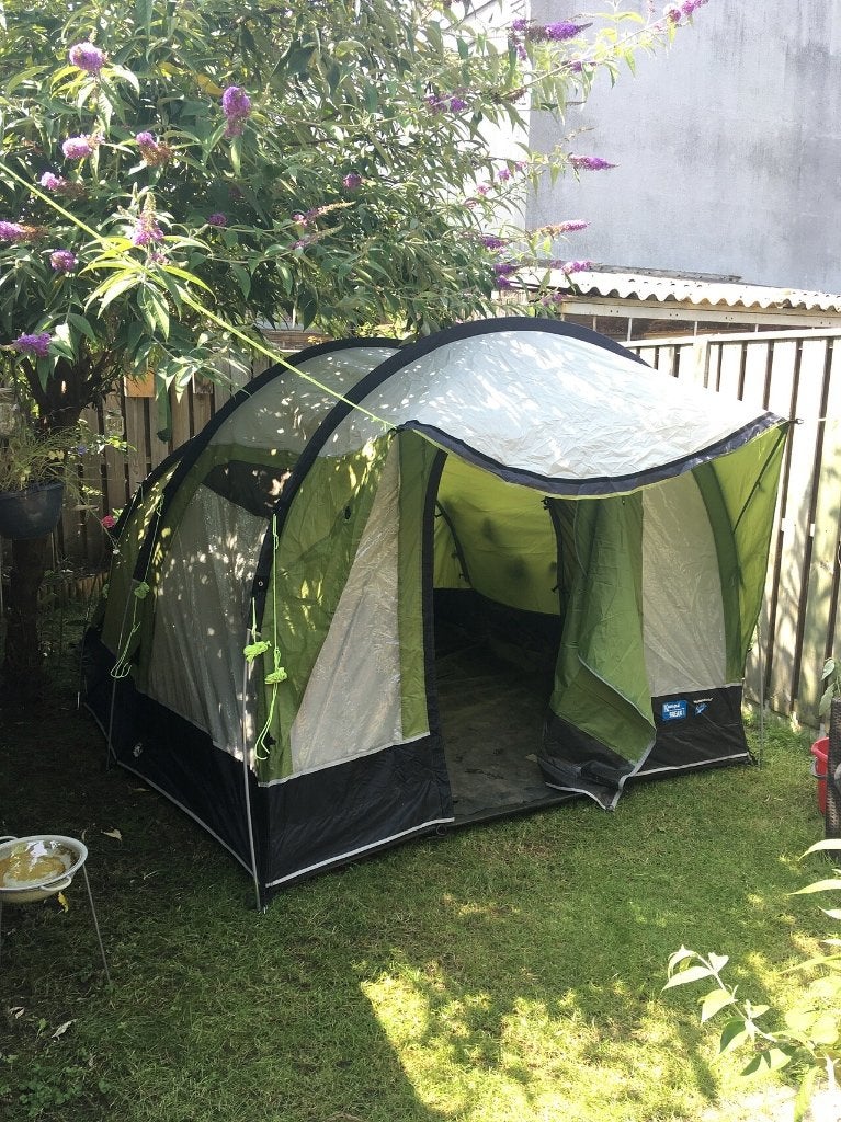 Kampa Brean 3 tent met stokken, Caravans en Kamperen, Tenten, Ophalen, Gebruikt, Tot en met 3