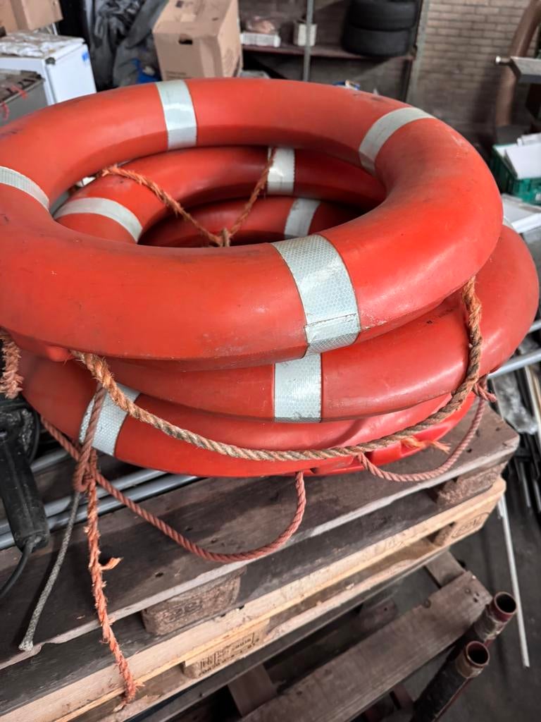 Reddingsboeien 4 stuks, Watersport en Boten, Ophalen, Gebruikt, Ankeren en Afmeren, Zeilboot of Motorboot