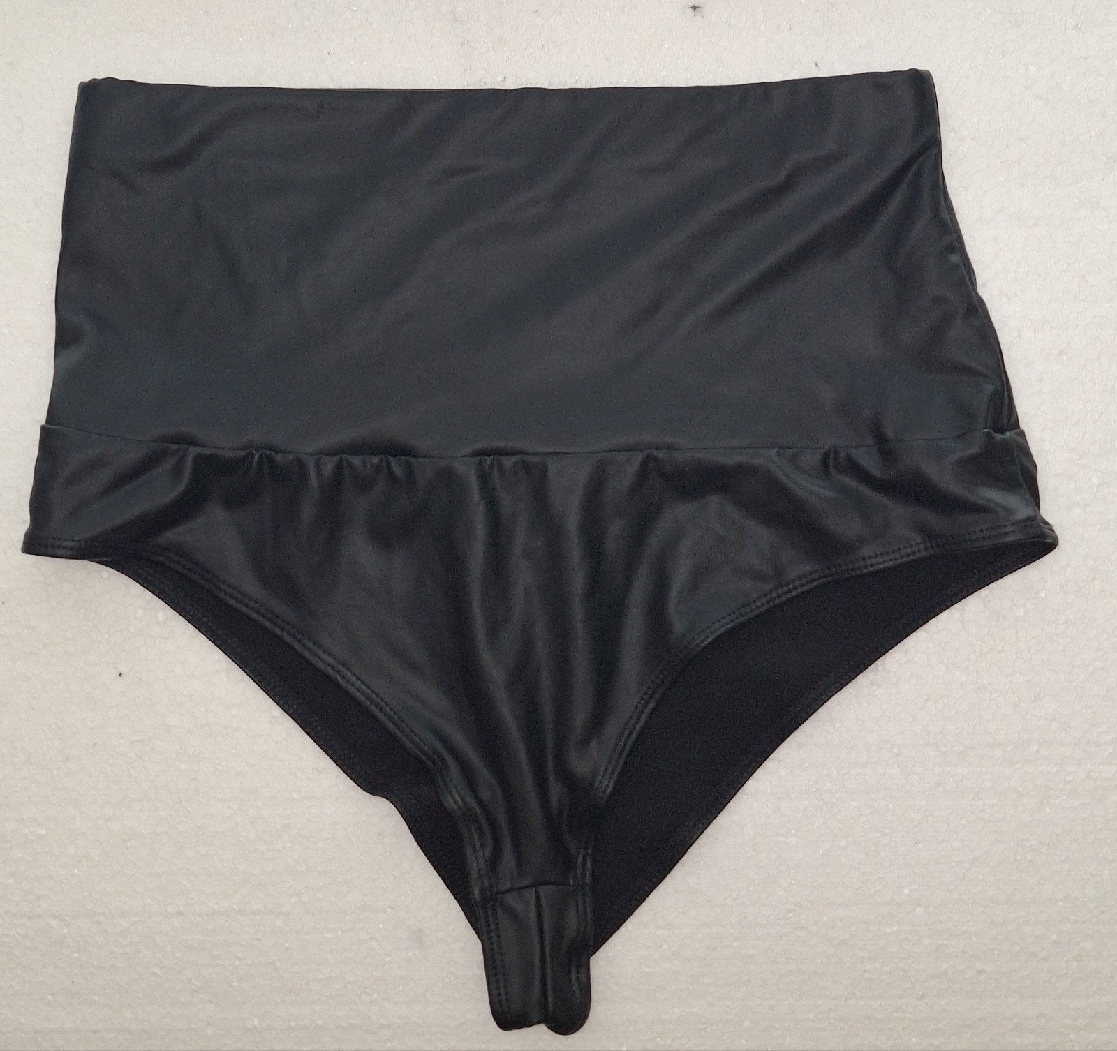 Sexy nieuwe leather-look broekje van Shein maat L (42-44)., Verzenden, Zwart