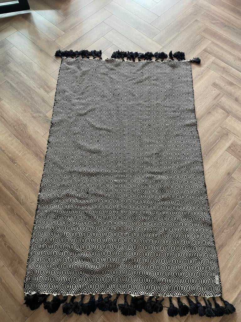 Zuiver Vloerkleed - Zwart/Wit Patroon met Kwastjes, Ophalen, 100 tot 150 cm, Zwart, Zo goed als nieuw