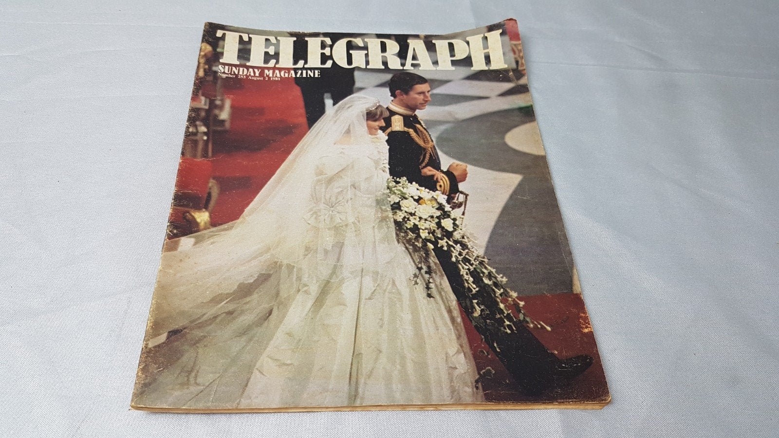 Telegraph Sunday Magazine - Diana & Charles Bruiloft 1981, Ophalen of Verzenden, Gelezen, Krant