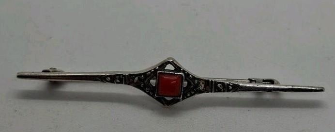 Antieke Zilveren Broche met Bloedkoraal - 5.6 cm, 4 tot 7 cm, Gebruikt, Ophalen of Verzenden, Met edelsteen