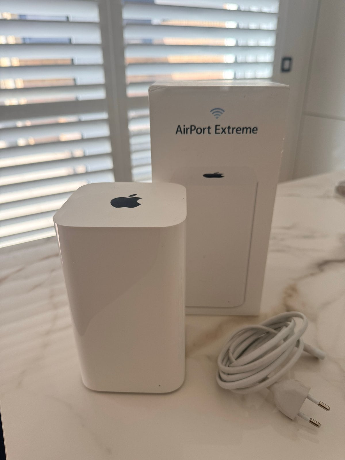 Apple AirPort Extreme (Model A1521) - Zo goed als nieuw, Ophalen of Verzenden, Zo goed als nieuw, Router