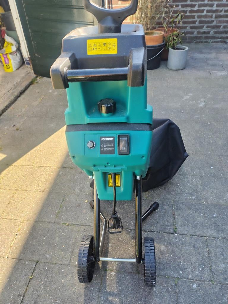 VONROC Hakselaar 2500W - Elektrisch met opvangzak, Zo goed als nieuw, Met opvangzak, Elektrisch, Ophalen