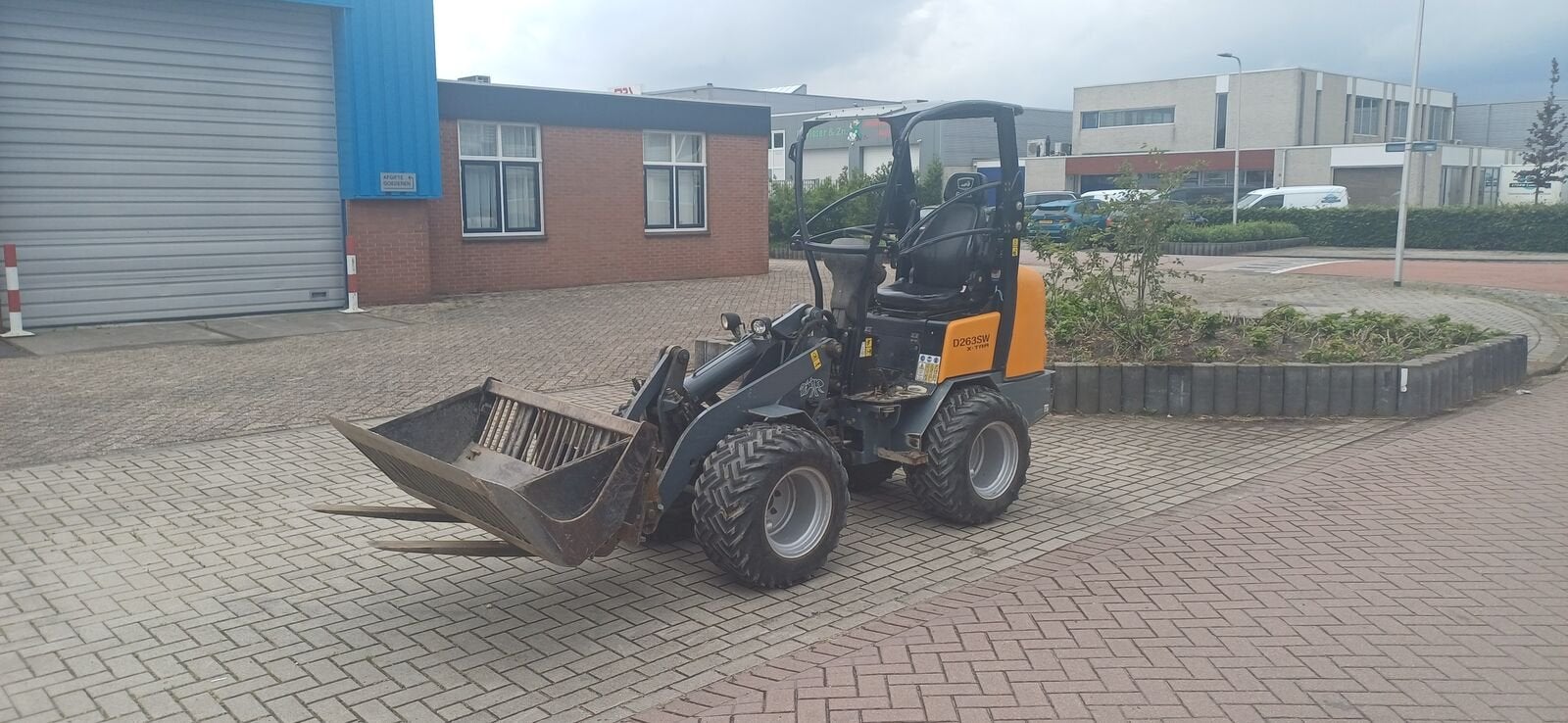 Giant D263SW extra multifunctional loader, Wiellader of Shovel