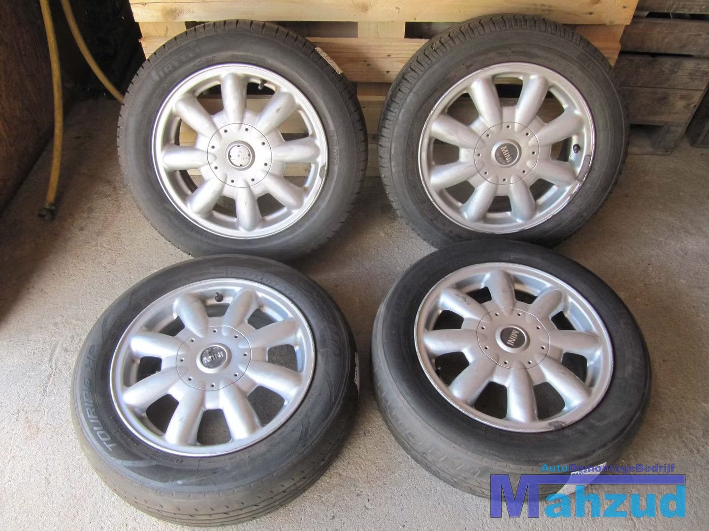 MINI COOPER BANDEN VELGEN 175 65 15 INCH 4X100, Gebruikt, Ophalen of Verzenden, Customer.service@mini.co.uk, Mini