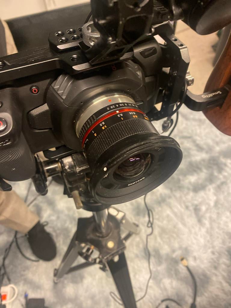 Blackmagic 4K camera met cage, zo goed als nieuw, Ophalen of Verzenden