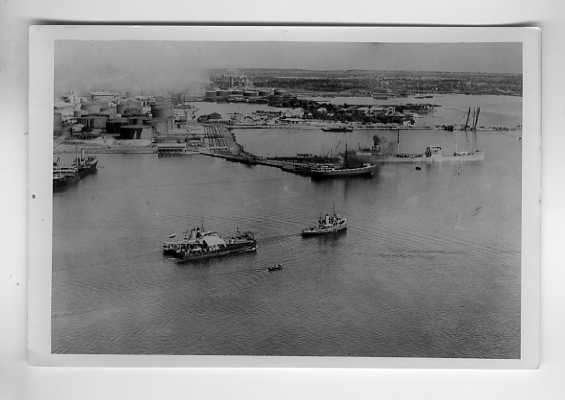 scheepvaart-foto-HAVEN?-div schepen- KNSM- marine sleper?, Verzamelen, Scheepvaart, Ophalen of Verzenden, Zo goed als nieuw, Motorboot