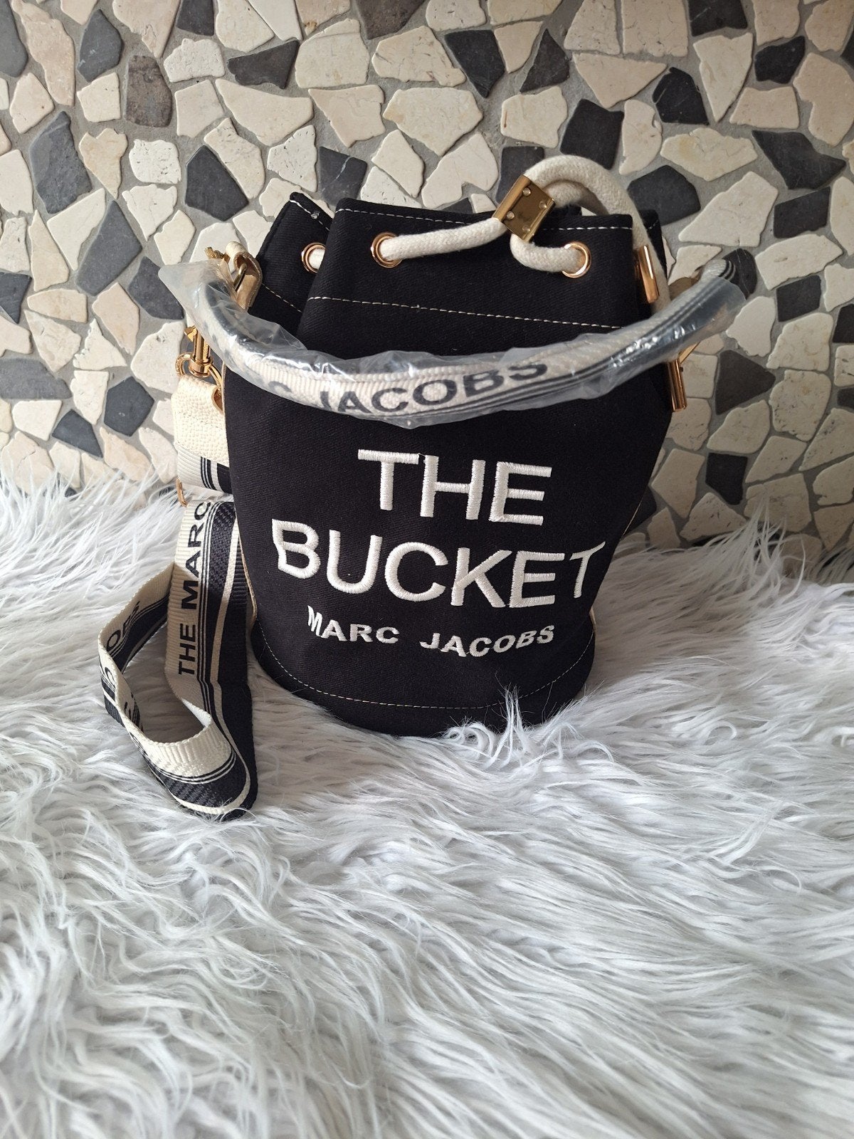 THE BUCKET Marc jacobs handtas schoudertas, Sieraden, Tassen en Uiterlijk, Tassen | Damestassen, Ophalen of Verzenden