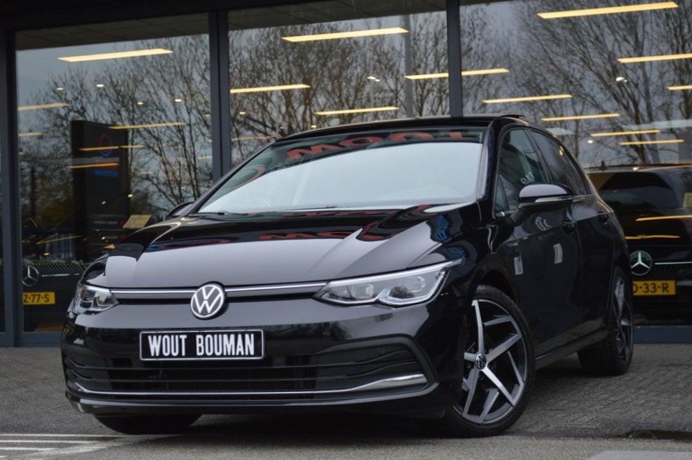 Volkswagen Golf 1.5 TSI 150 pk Style Led Panorama Memory Vir, Auto's, Volkswagen, Voorwielaandrijving, 4 cilinders, 150 pk, Zwart