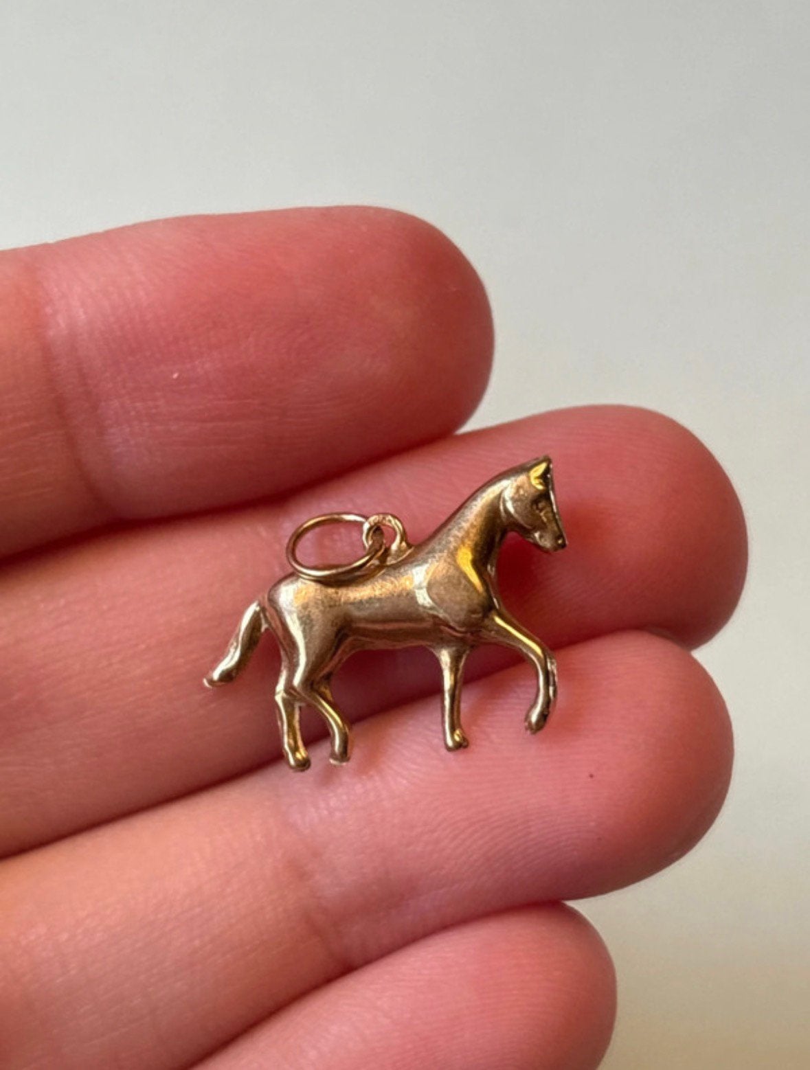 14 karaat gouden 3D paard hanger, Verzenden, Zo goed als nieuw, Goud, Goud