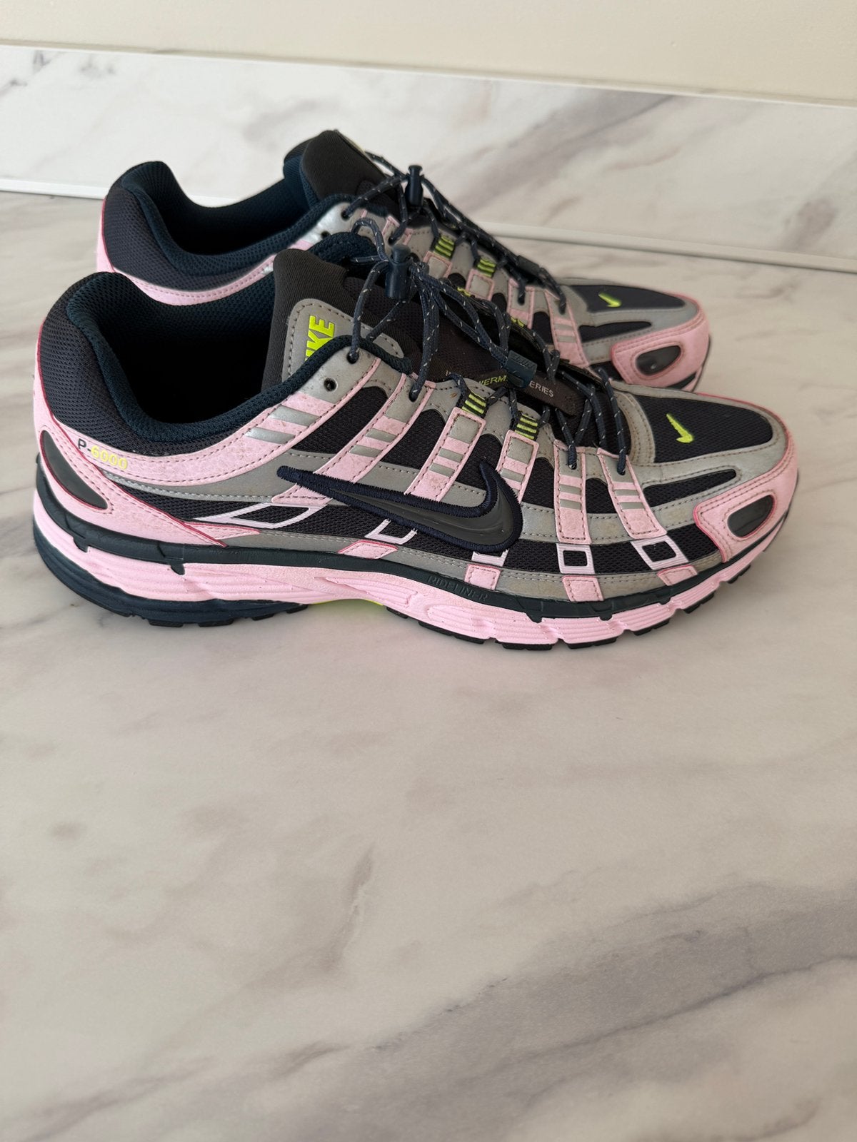 Nike P6000, roze/ blauw, Kleding | Heren, Ophalen of Verzenden, Zo goed als nieuw, Blauw