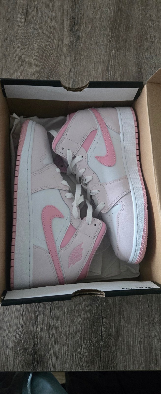 Nieuwe Air Jordan 1 Mid (GS) - Roze/Wit - Maat 38, Kleding | Dames, Schoenen, Nieuw, Ophalen of Verzenden, Sneakers of Gympen