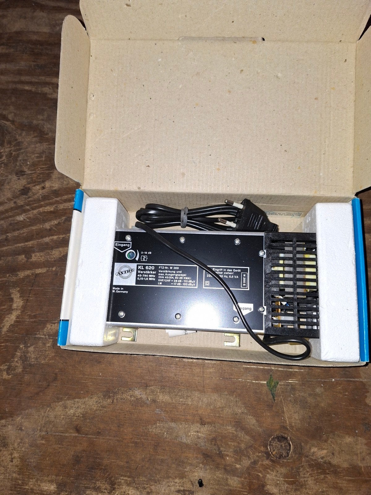 Astro KL 620 Antenneversterker met ingebouwde voeding, Ophalen of Verzenden, Nieuw, Toebehoren