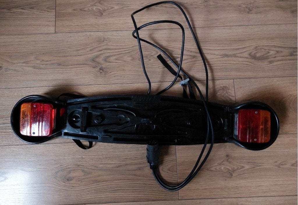 Lichtgewicht Mottez verlichtingsbalk, Auto diversen, Fietsendragers, Ophalen of Verzenden, Gebruikt, Achterklepdrager