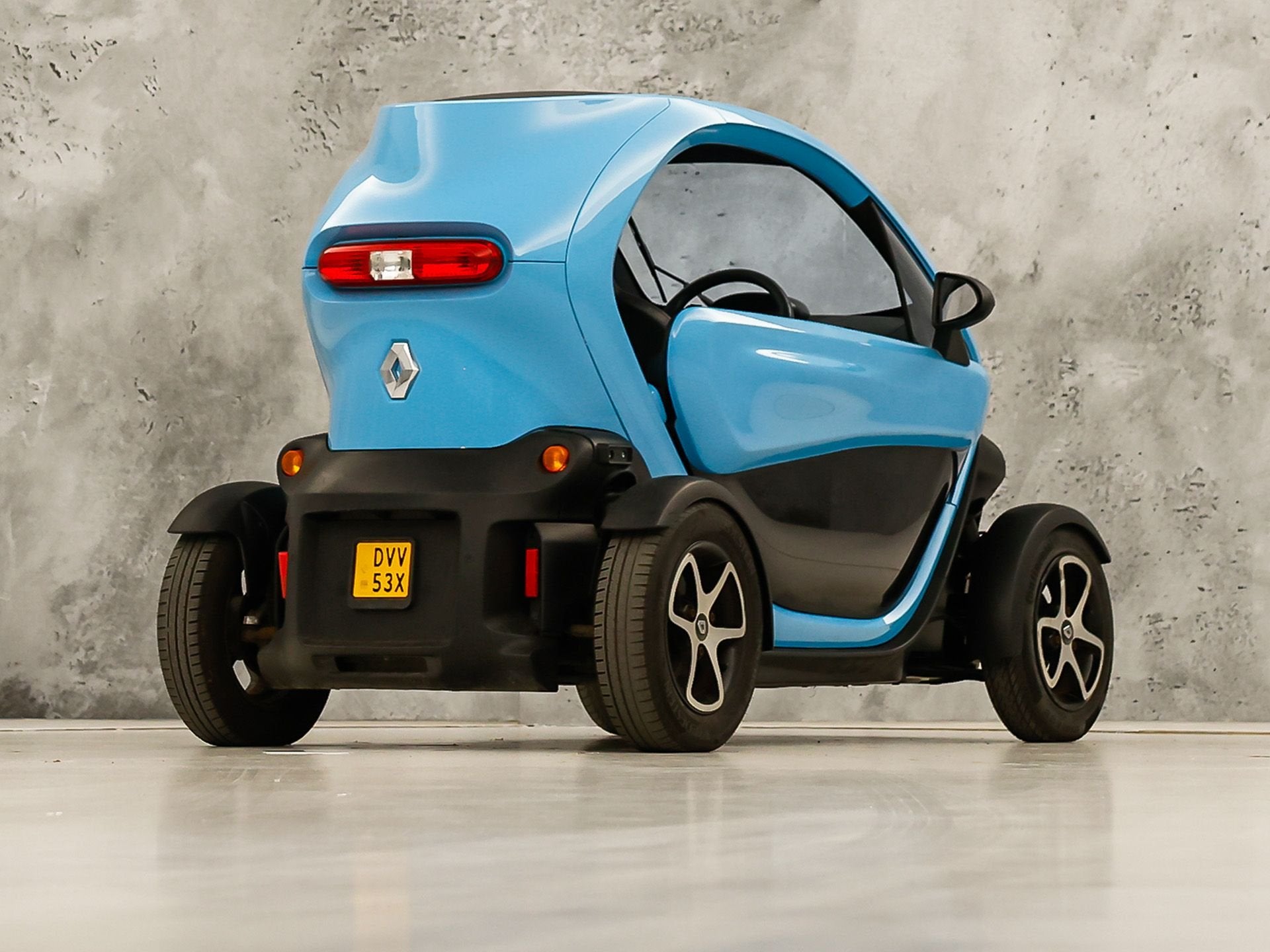Renault Twizy Life Sport (45 KMH, BROMMER KENTEKEN, LED, ZWA, Auto's, Automaat, 12 maanden, Achterwielaandrijving, Gebruikt