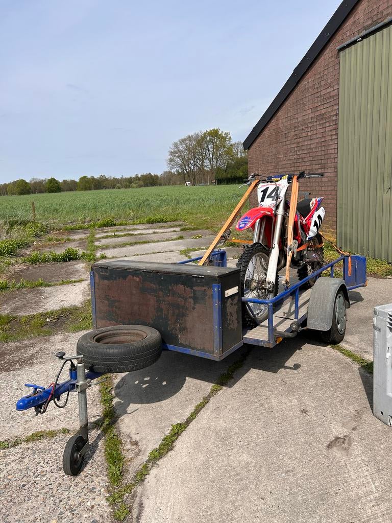Te huur 20 per dag, Motortrailer met opbergkist, Auto diversen, Aanhangwagen-onderdelen, Ophalen of Verzenden, Gebruikt