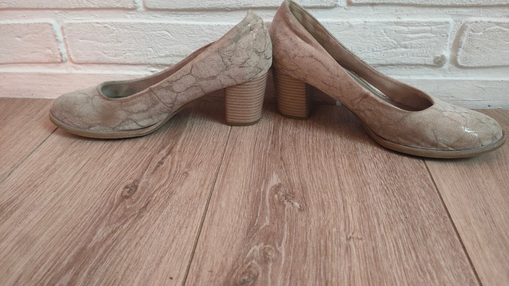 Pumps 37, Ophalen of Verzenden, Gedragen, Beige